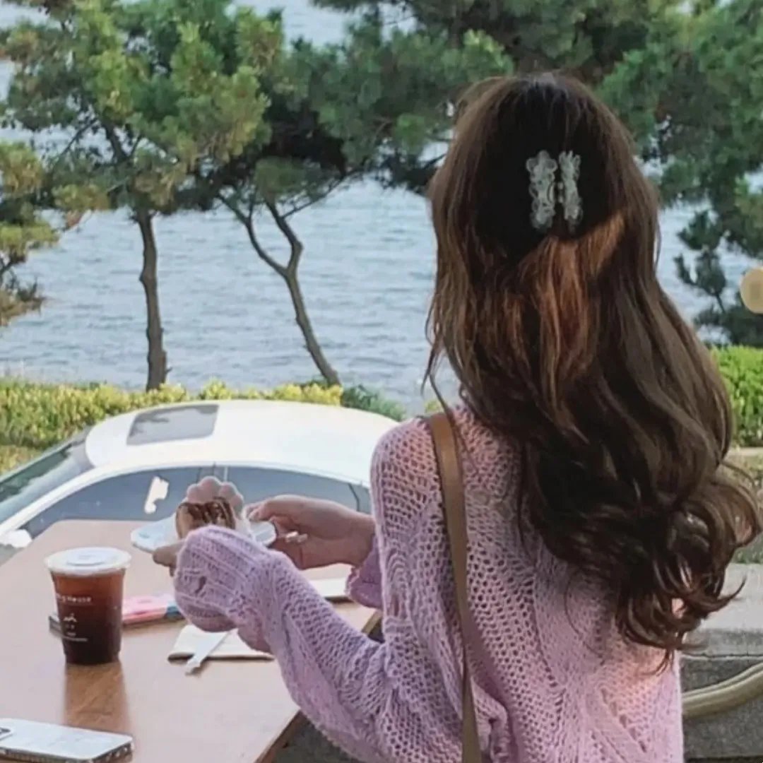 女大学生